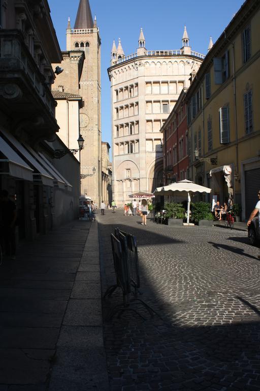 Apartmán Il Tenore D'Oro Centralissimo Parma Pokoj fotografie